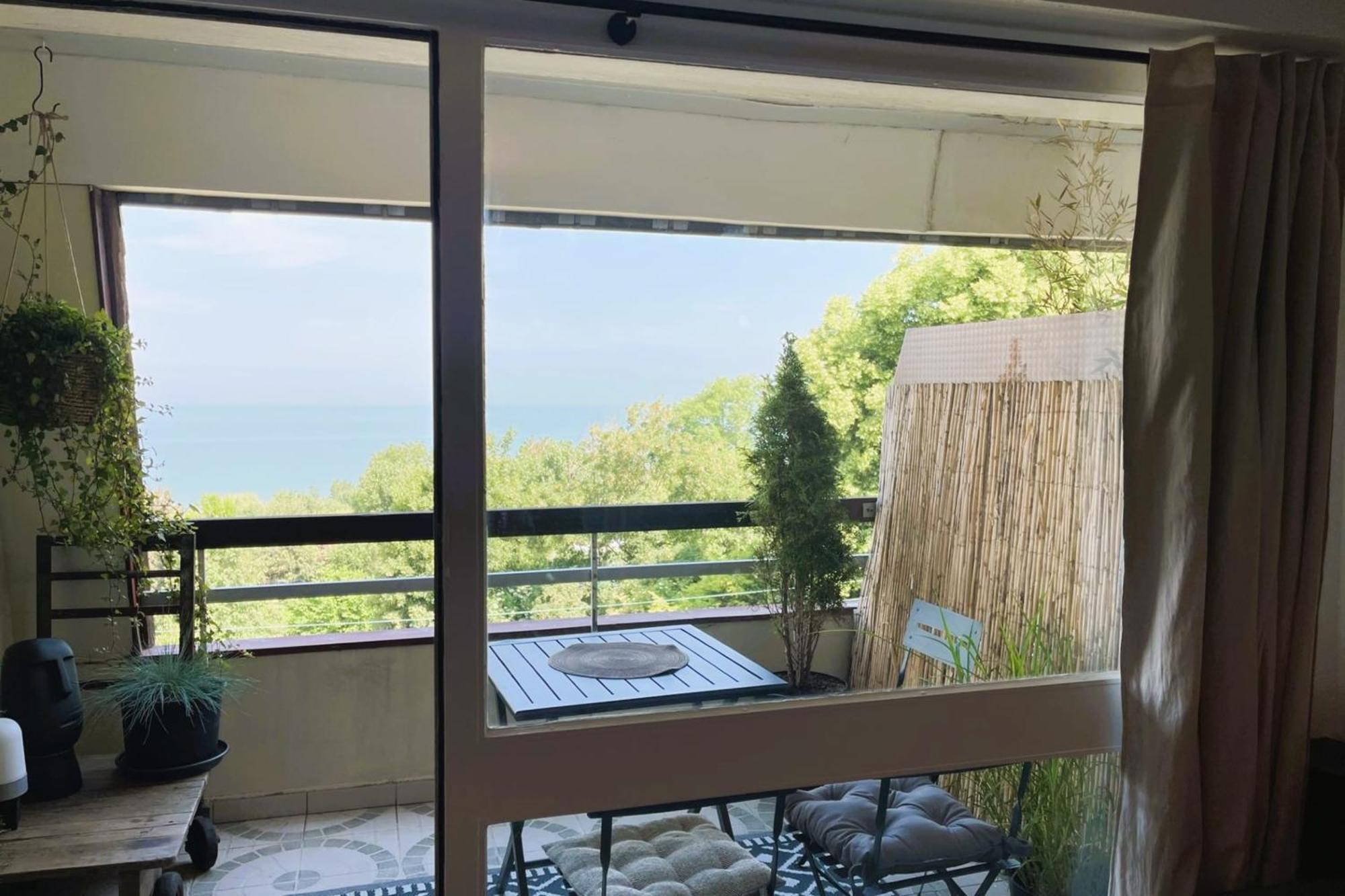 Aux Flots Bleus Avec Balcon Et Vue Sur Mer Trouville-sur-Mer Exterior photo